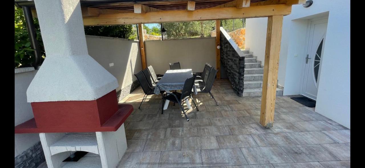 Villa Mira ***** Pinezići Kültér fotó