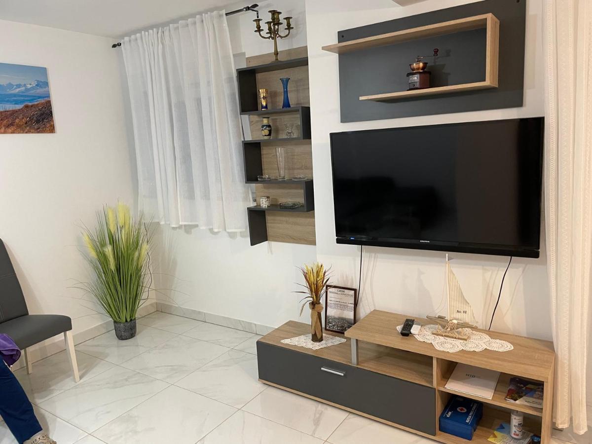 Villa Mira ***** Pinezići Kültér fotó