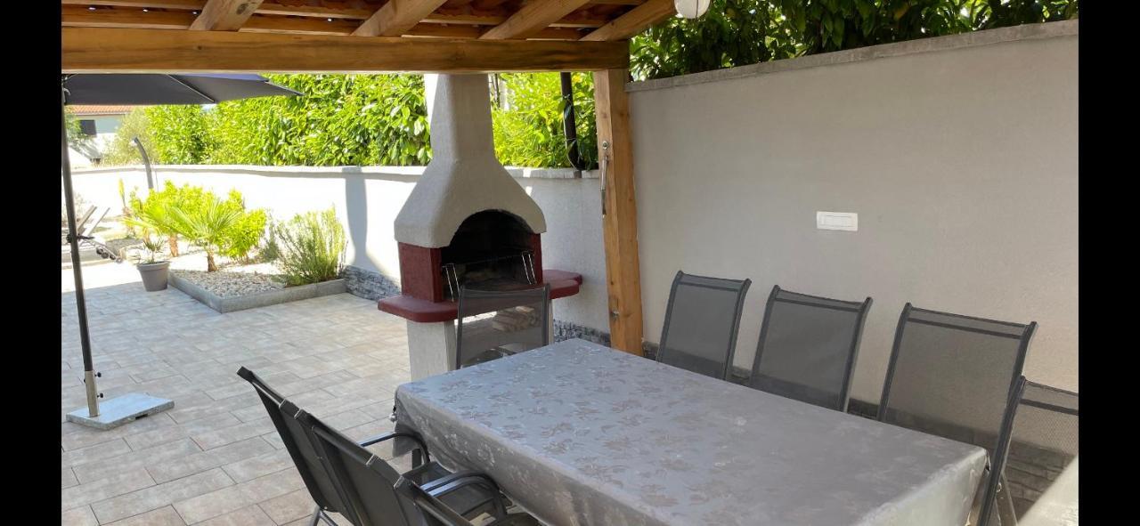 Villa Mira ***** Pinezići Kültér fotó