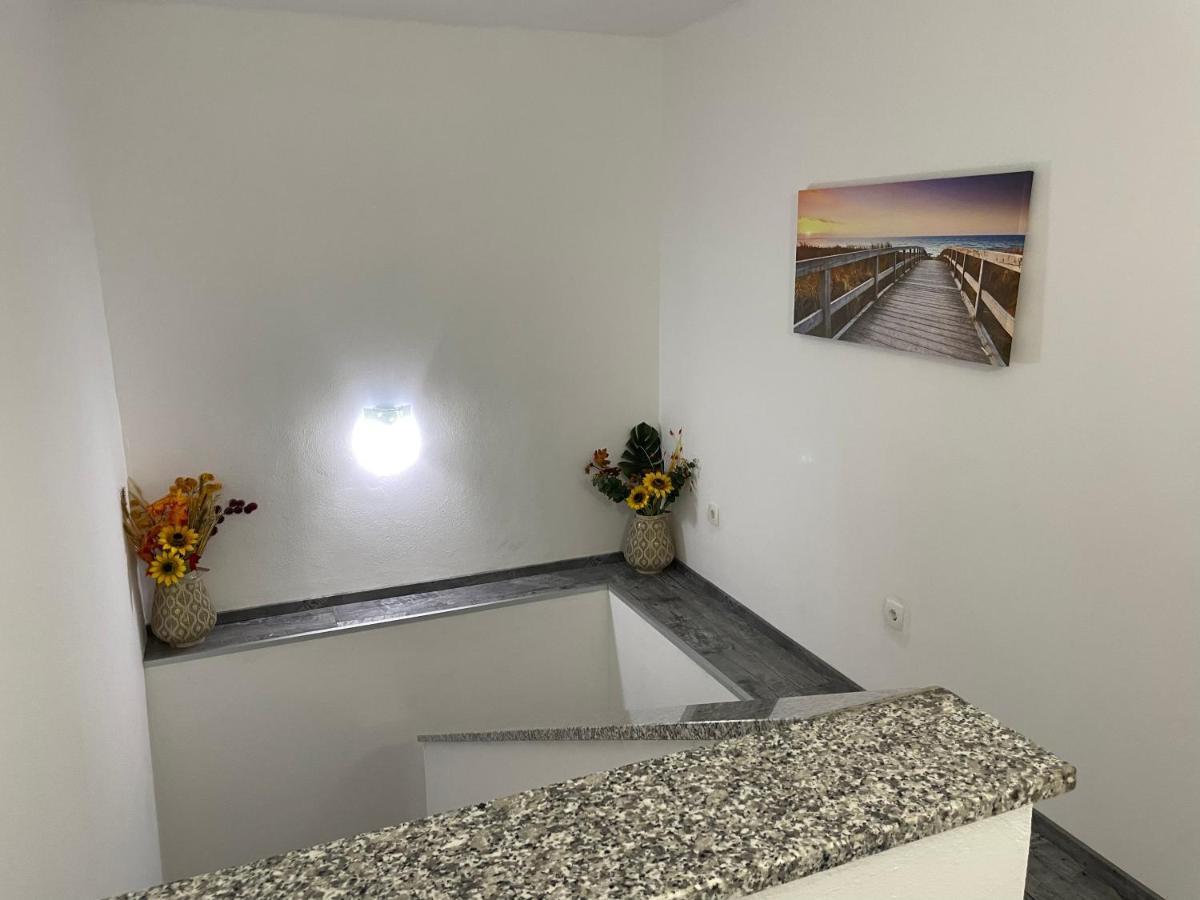 Villa Mira ***** Pinezići Kültér fotó