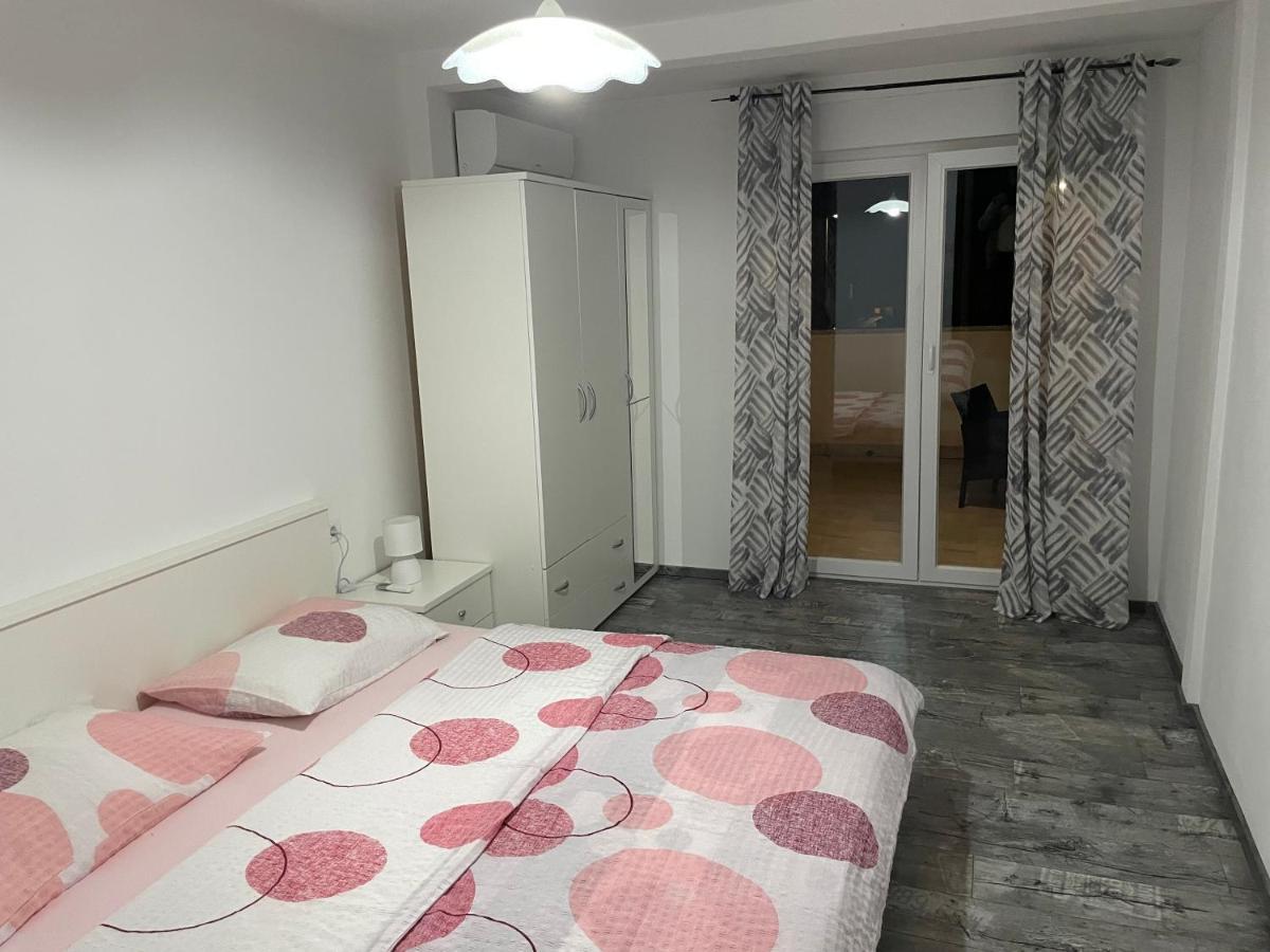 Villa Mira ***** Pinezići Kültér fotó