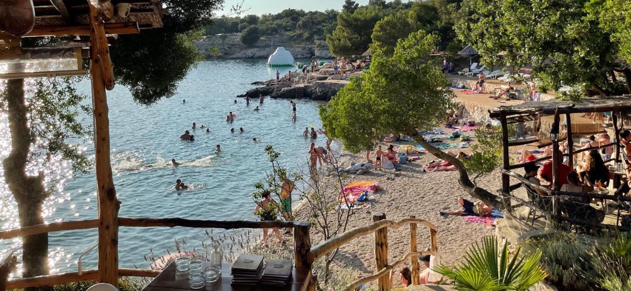 Villa Mira ***** Pinezići Kültér fotó