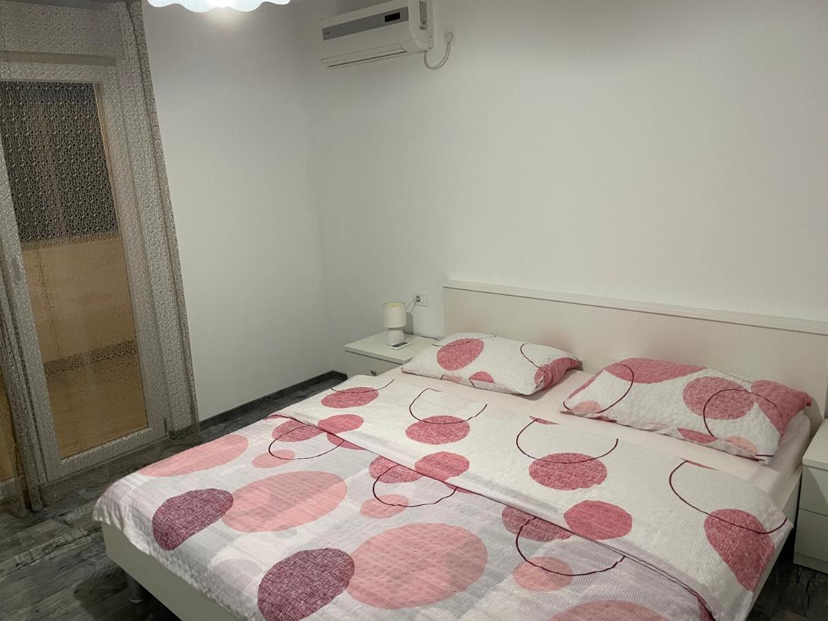 Villa Mira ***** Pinezići Kültér fotó